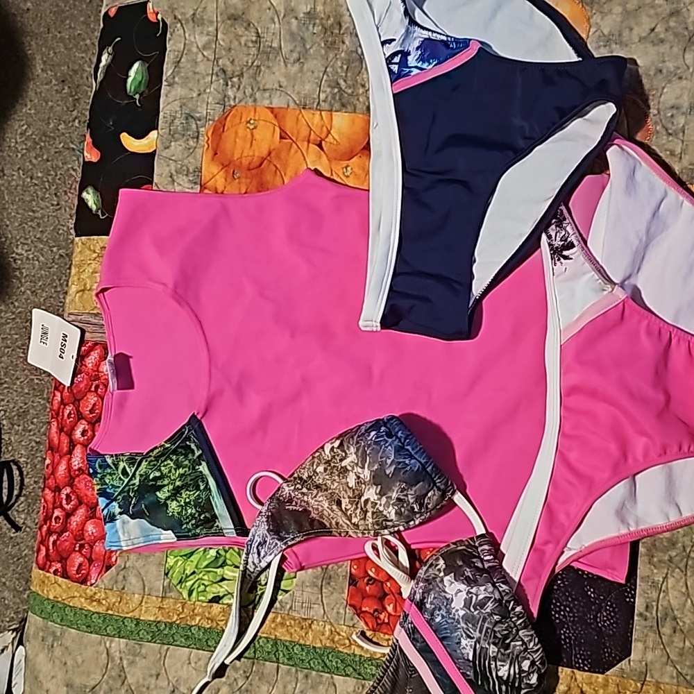 Bikini sets - Picture 13 of 13